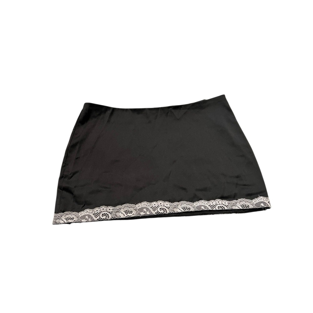 EDIKTED Women's‎ Size MEDIUM Freya Black Satin Lace Trim Mini Skirt - Picture 2 of 4